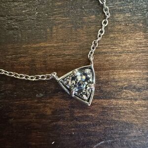 Kendra Scott necklace. Silver